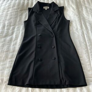 Charlotte Russe sleeveless blazer size small